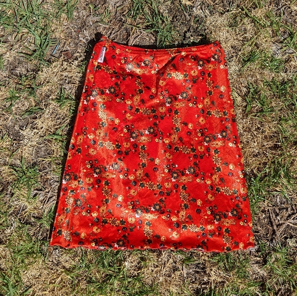 Lizzie McGuire Dresses & Skirts - LIZZIE MCGUIRE Floral skirt